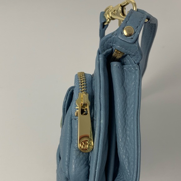 Michael Kors Blue Wallet - Picture 4 of 14